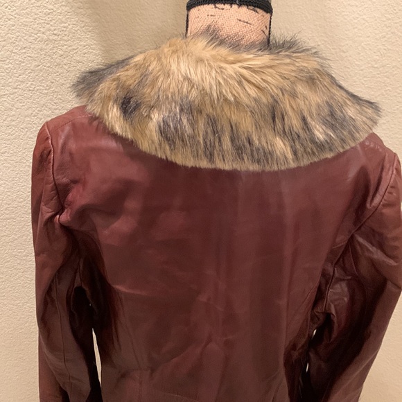 Women's Wilson Long Leather Fur Coat - Picture 9 of 13